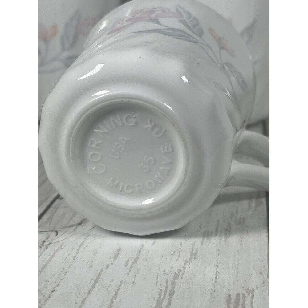 Set of 4 Vintage Corning Pink Trio Coffee Mugs White Swirl Pink Flowers - Picture 3 of 3